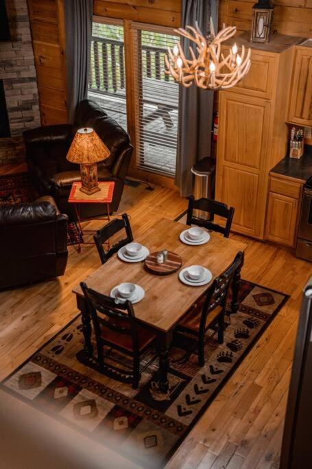 2-Bedroom Cabin With 2 Master Suites, Loft, Half-Bath And Hot Tub In A Serene Resort Setting Sevierville Εξωτερικό φωτογραφία