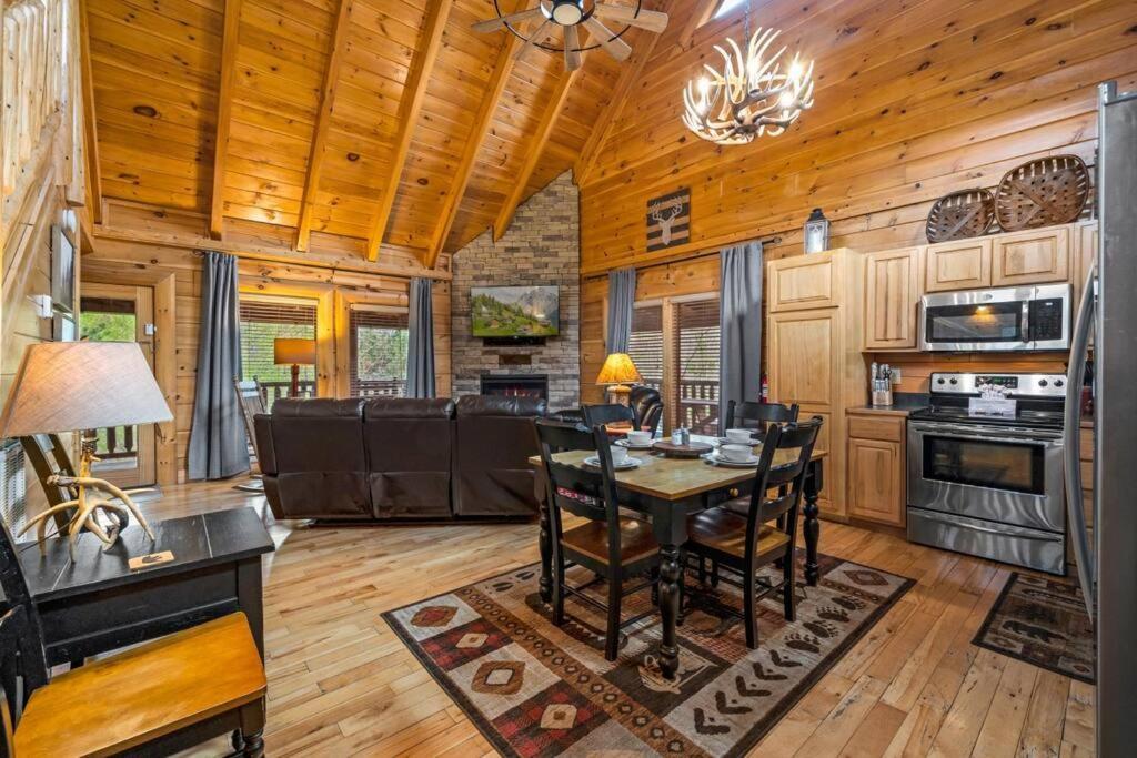 2-Bedroom Cabin With 2 Master Suites, Loft, Half-Bath And Hot Tub In A Serene Resort Setting Sevierville Εξωτερικό φωτογραφία
