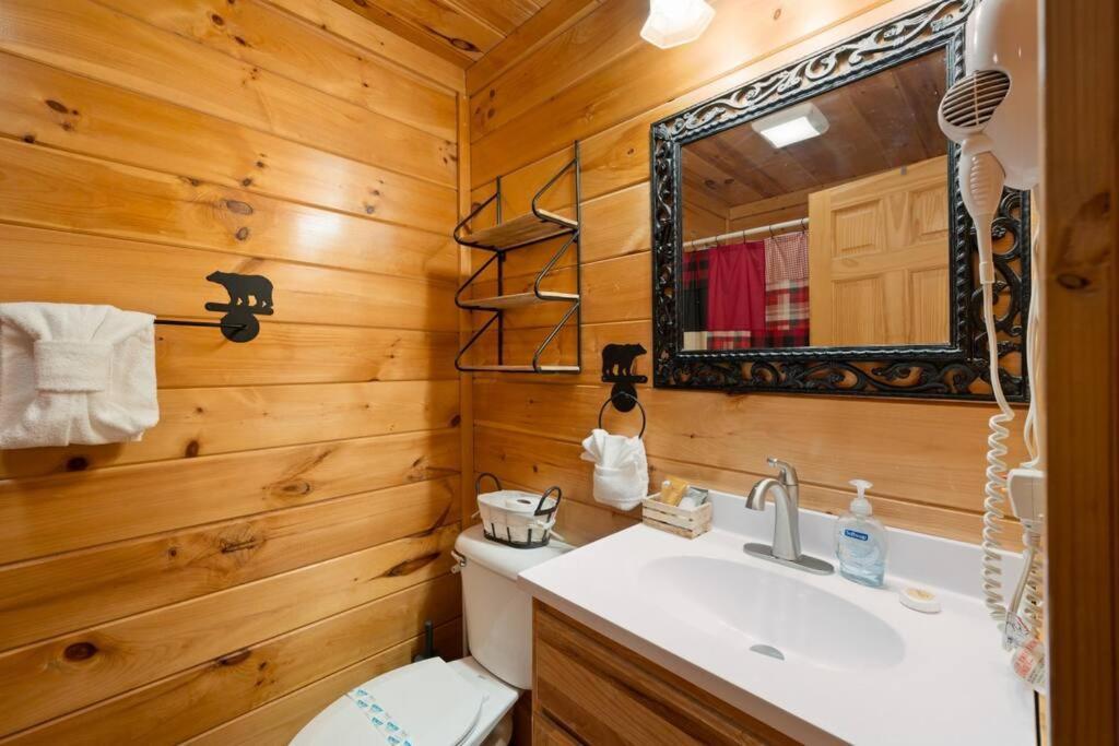 2-Bedroom Cabin With 2 Master Suites, Loft, Half-Bath And Hot Tub In A Serene Resort Setting Sevierville Εξωτερικό φωτογραφία